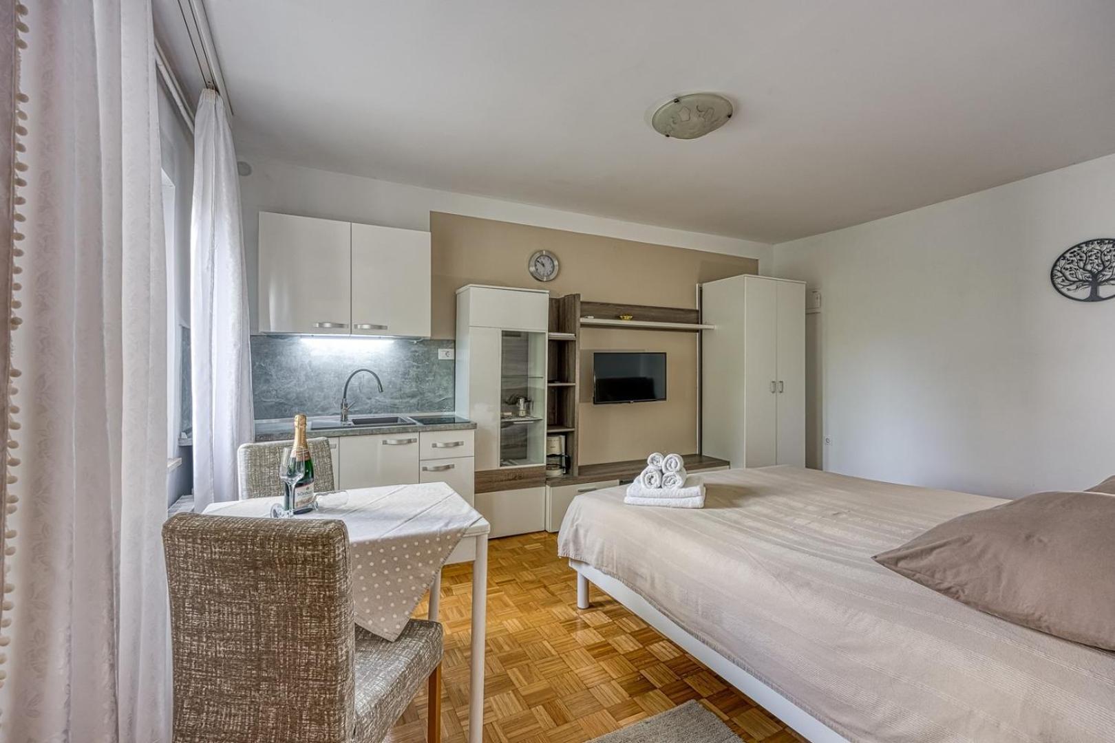 Aparments Jedro&Karlo Διαμέρισμα Πόρετς Εξωτερικό φωτογραφία